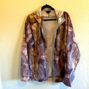 LIKE NEW all in motion Windbreaker/Running jacket with thumb holes and zippers